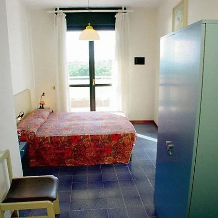 Practical Flat With Communal Garden And Pools In Lignano アパート リニャーノ・サッビアドーロ
